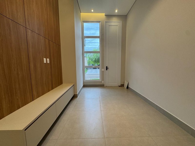 Linda Casa T&eacute;rrea &agrave; Venda em Condom&iacute;nio em Paul&iacute;nia/SP Venida Luís Greco Paulínia - 