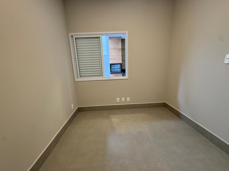 Linda Casa T&eacute;rrea &agrave; Venda em Condom&iacute;nio em Paul&iacute;nia/SP Venida Luís Greco Paulínia - 