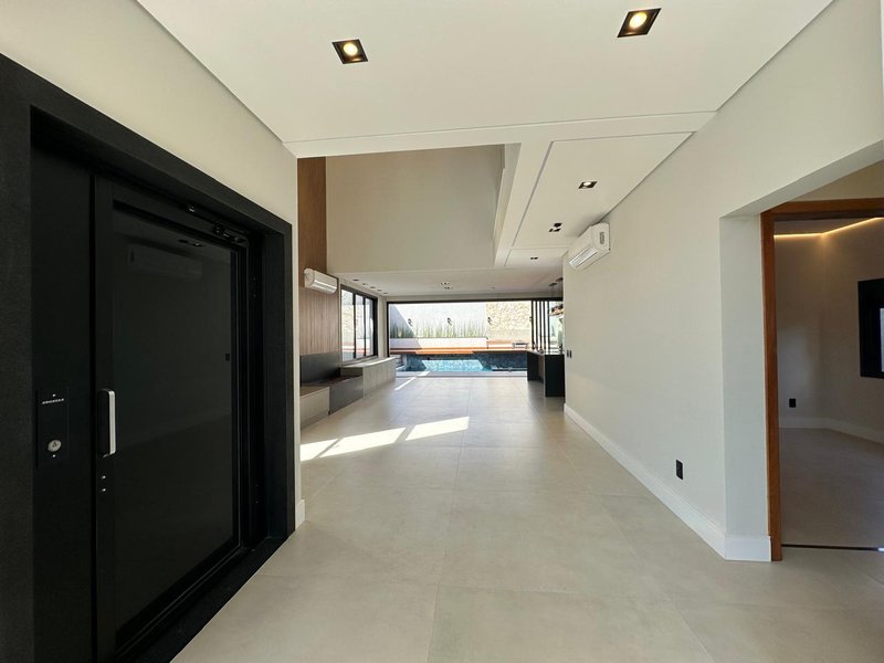 Casa de Alto Padrão à Venda com Projeto da KZA Rodovia Anhangüera Campinas - 