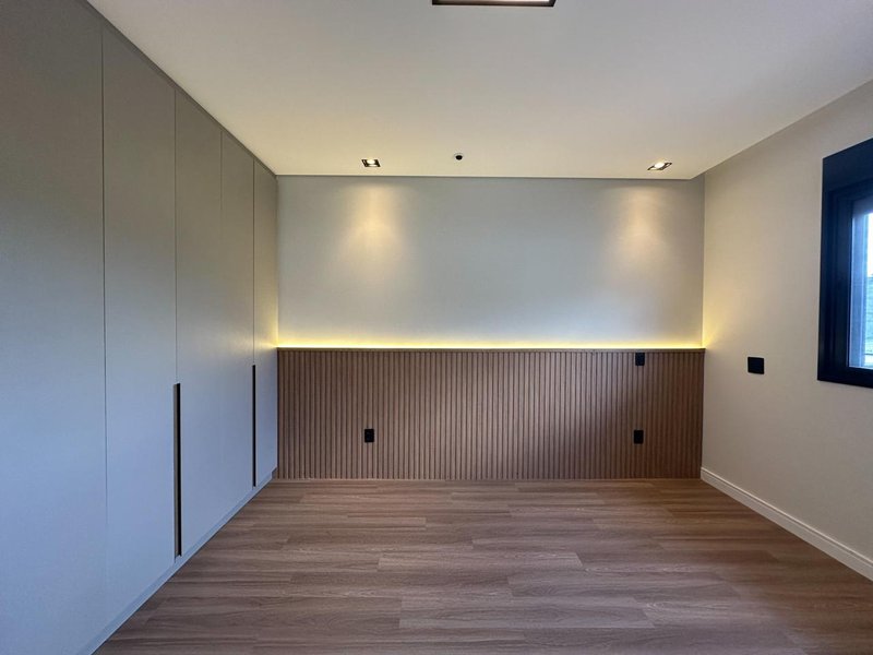 Casa de Alto Padrão à Venda com Projeto da KZA Rodovia Anhangüera Campinas - 