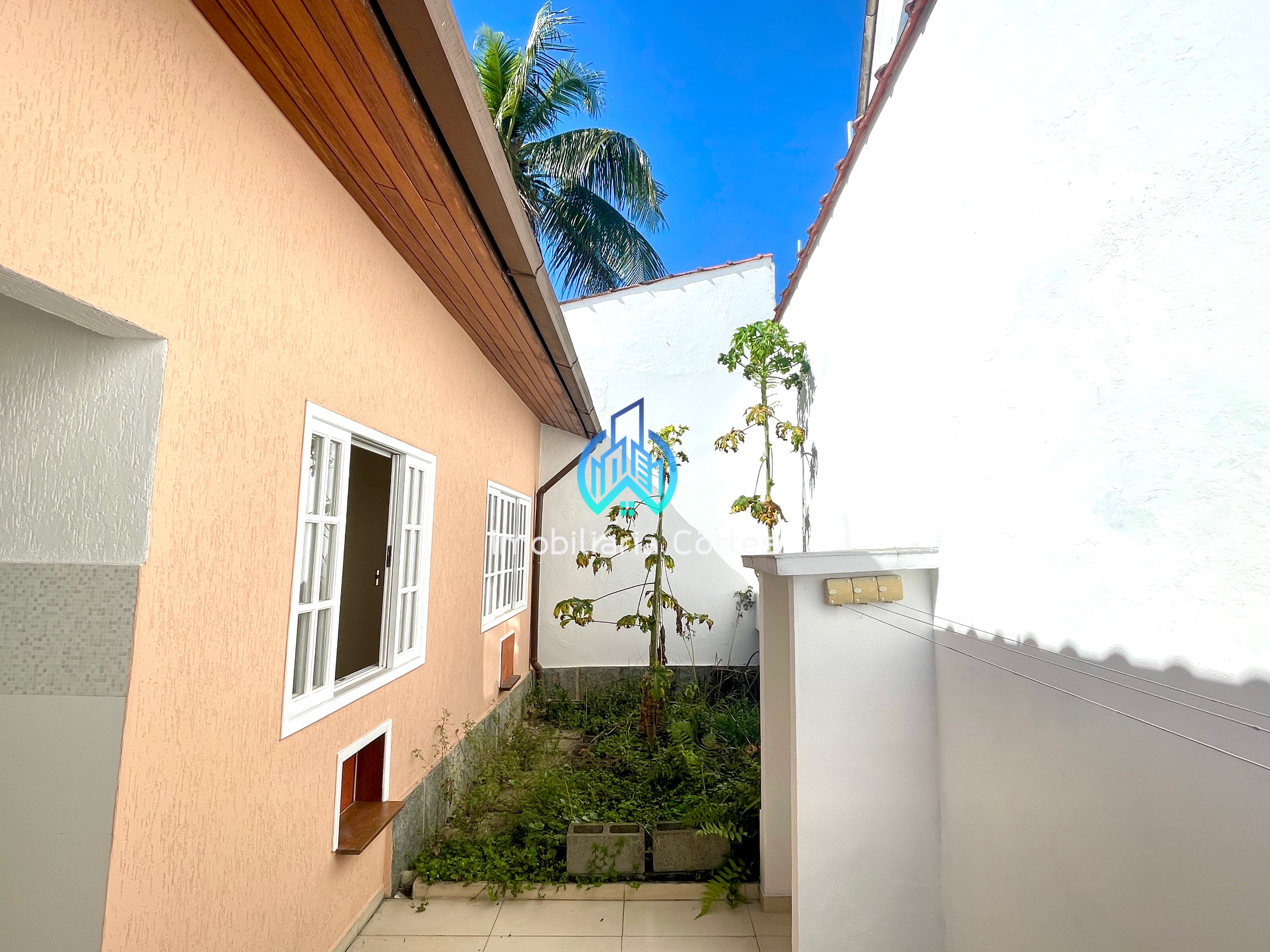 Alugando lind&iacute;ssima casa com 4 dormit&oacute;rios pr&oacute;xima ao centro de Guapimirim-RJ Rua Teresópolis Guapimirim - 