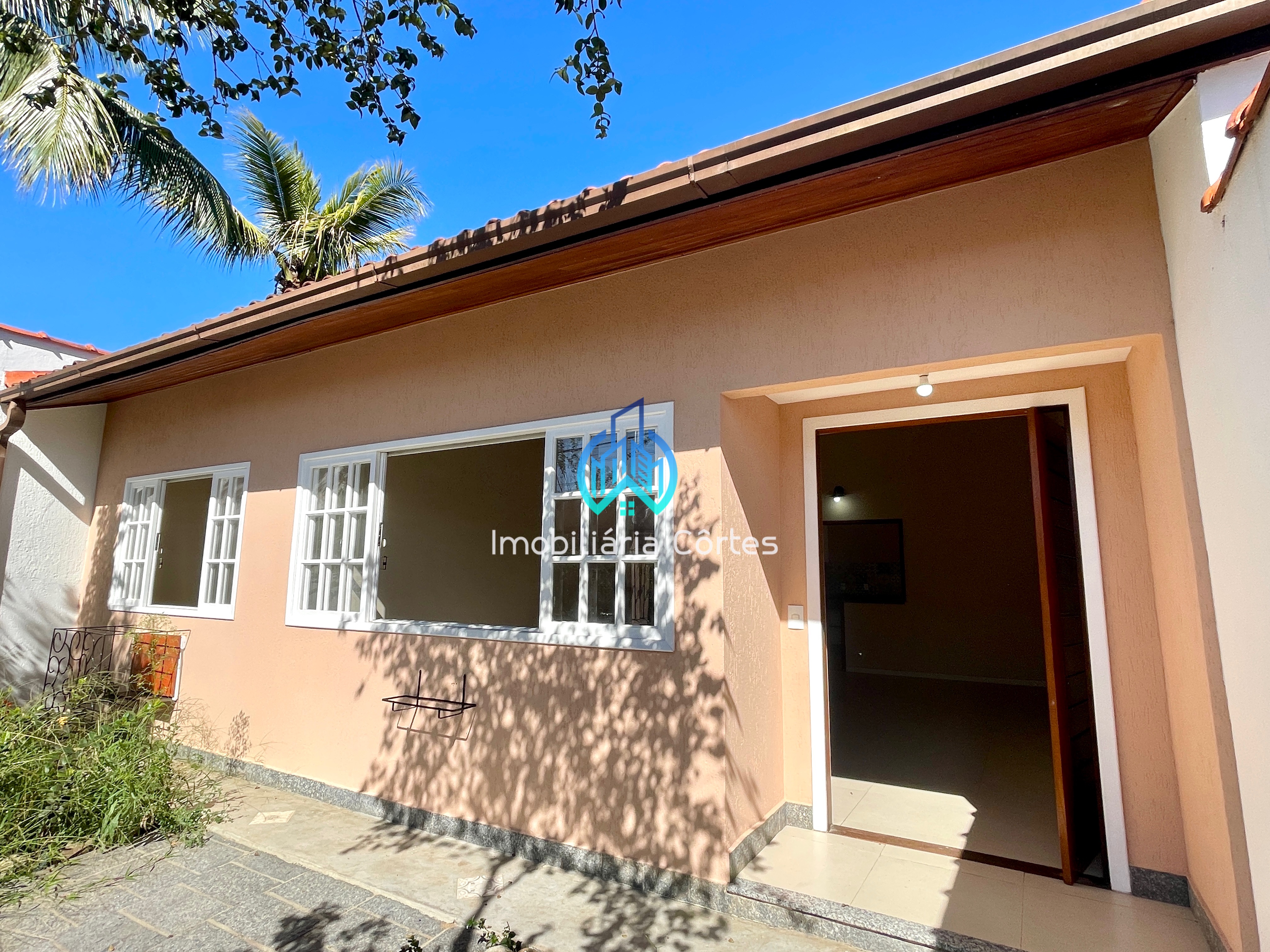 Alugando lind&iacute;ssima casa com 4 dormit&oacute;rios pr&oacute;xima ao centro de Guapimirim-RJ Rua Teresópolis Guapimirim - 