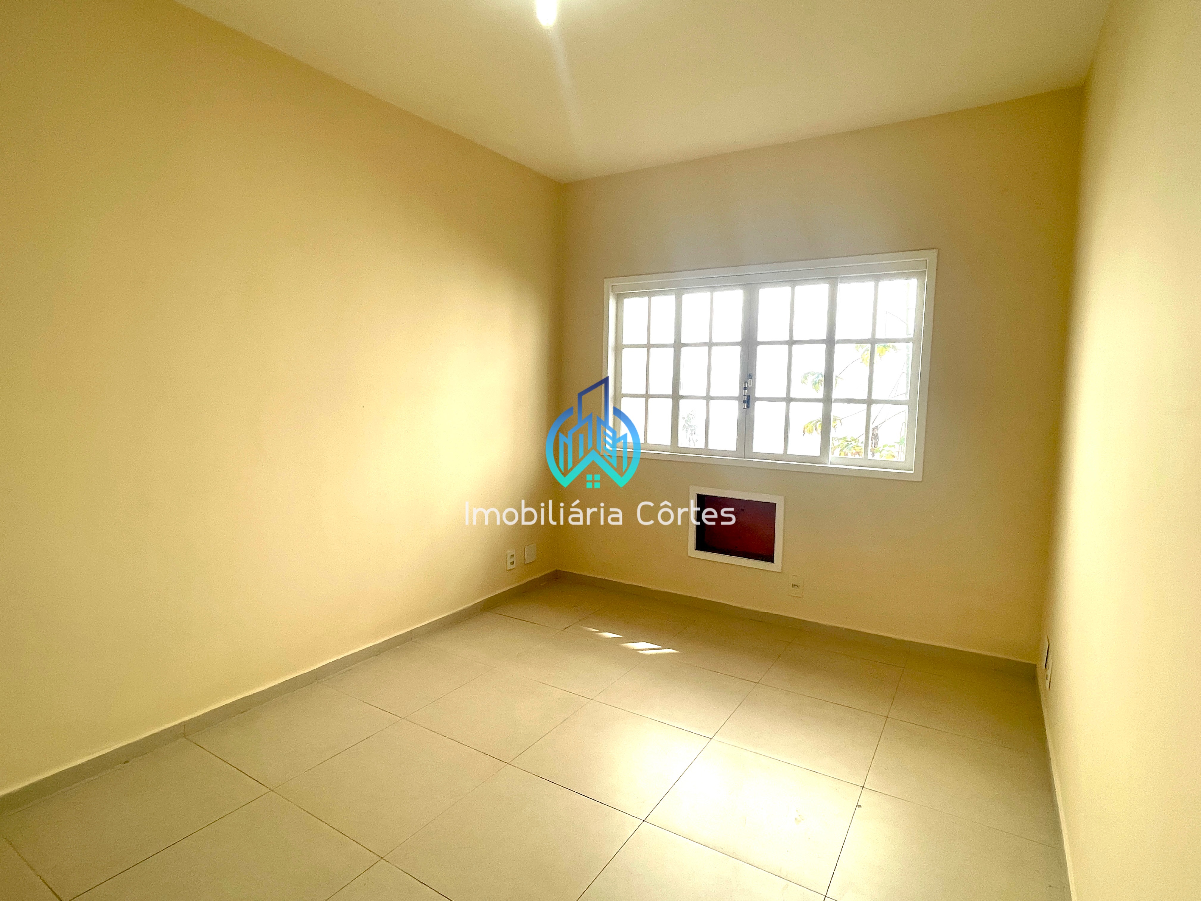 Alugando lind&iacute;ssima casa com 4 dormit&oacute;rios pr&oacute;xima ao centro de Guapimirim-RJ Rua Teresópolis Guapimirim - 