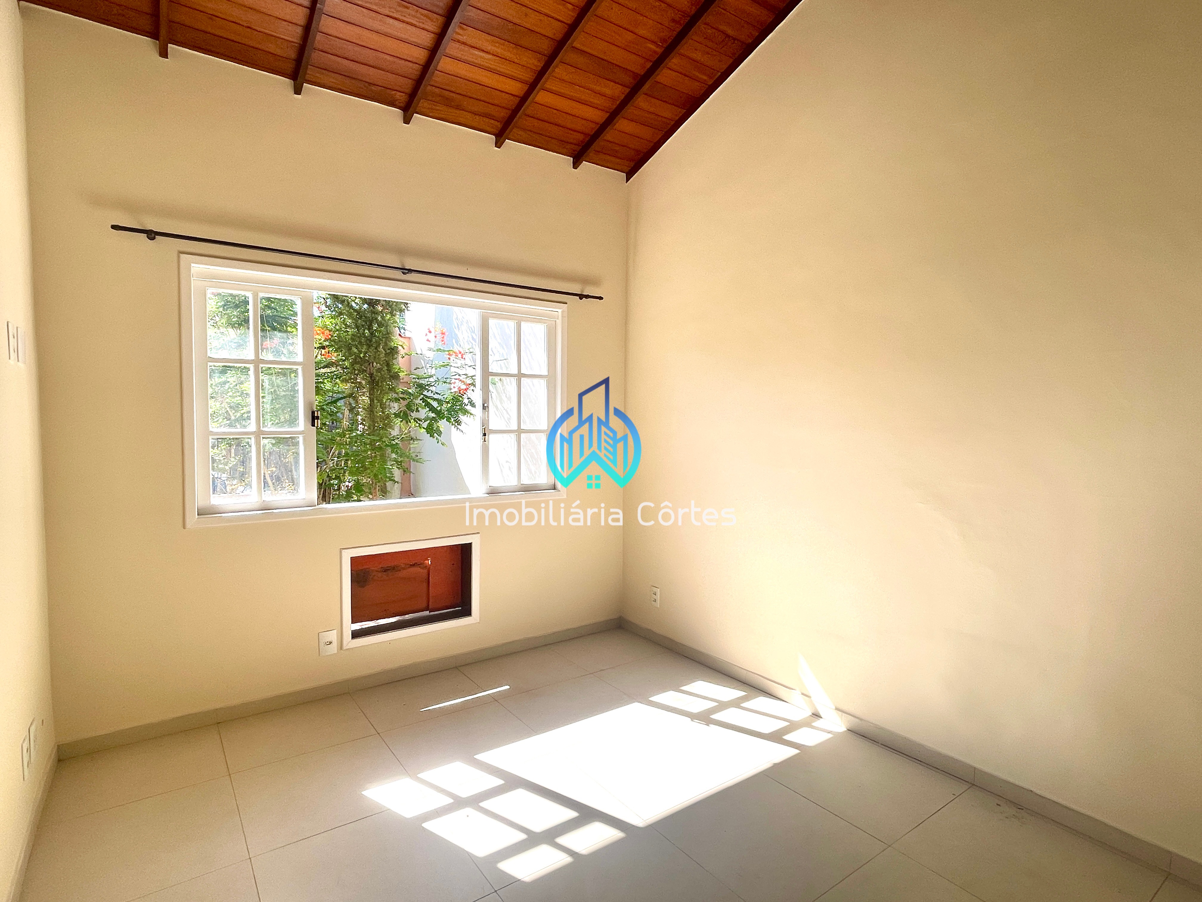 Alugando lind&iacute;ssima casa com 4 dormit&oacute;rios pr&oacute;xima ao centro de Guapimirim-RJ Rua Teresópolis Guapimirim - 