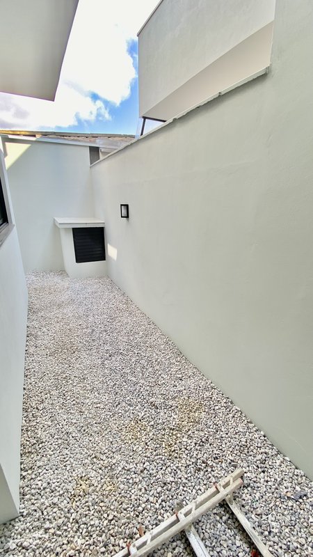 CASA COM 1 SUÍTE MAIS 2 DORMITÓRIOS NA GUABIRUBA SUL - Guabiruba - 