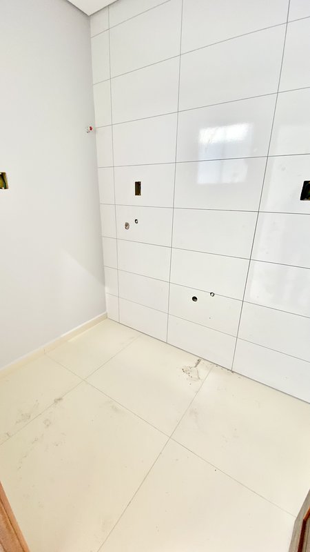 CASA COM 1 SUÍTE MAIS 1 DORMITÓRIO NA GUABIRUBA SUL - Guabiruba - 