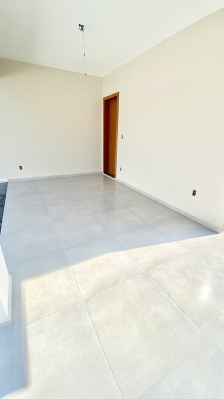 CASA COM 1 SUÍTE MAIS 1 DORMITÓRIO NA GUABIRUBA SUL - Guabiruba - 