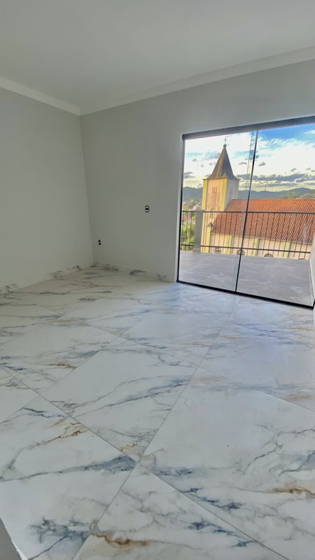 CASA COM 1 SUÍTE MAIS 1 DORMITÓRIO NO PAQUETA - Brusque - 