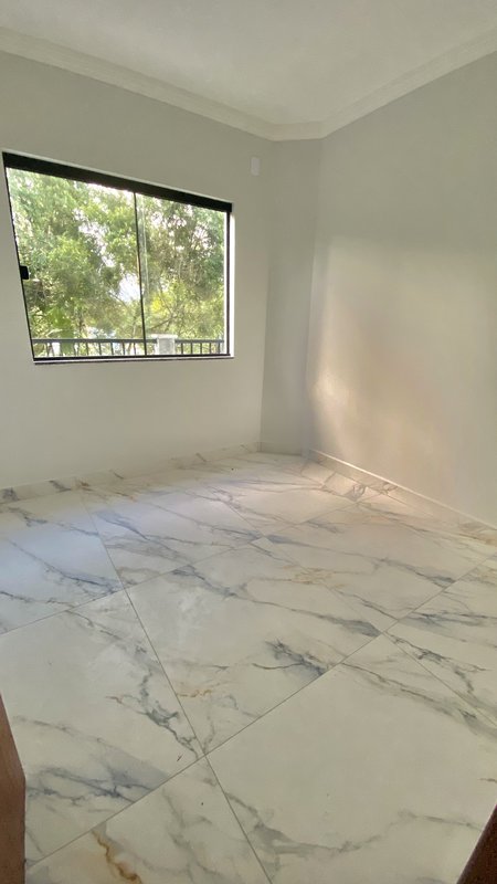 CASA COM 1 SUÍTE MAIS 1 DORMITÓRIO NO PAQUETA - Brusque - 