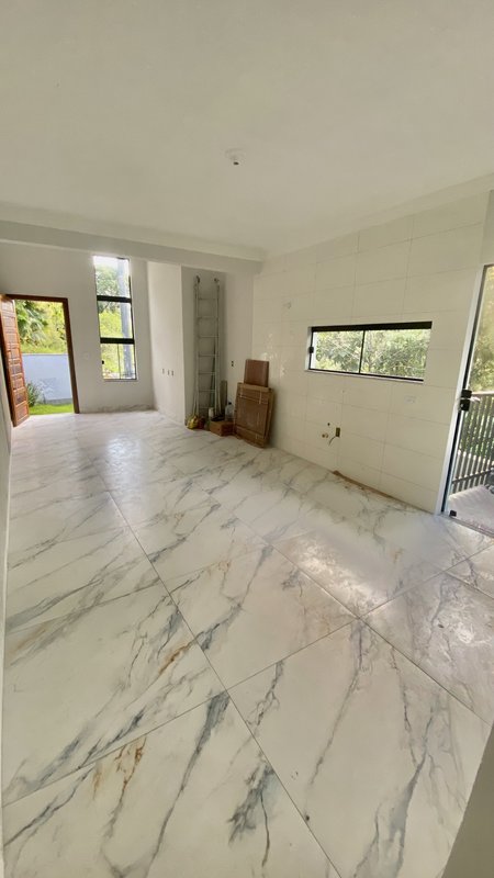 CASA COM 1 SUÍTE MAIS 1 DORMITÓRIO NO PAQUETA - Brusque - 