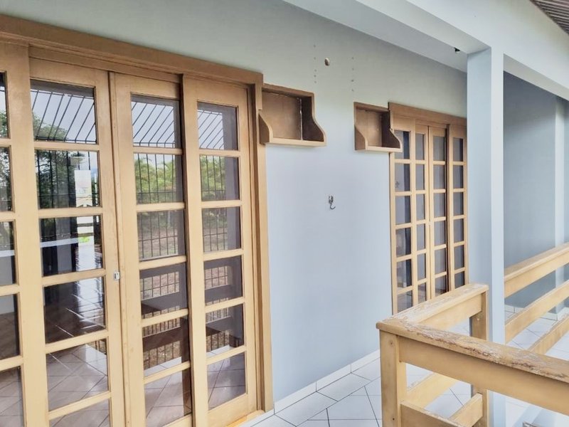 CASA COM 4 QUARTOS NA SANTA TEREZINHA - Brusque - 