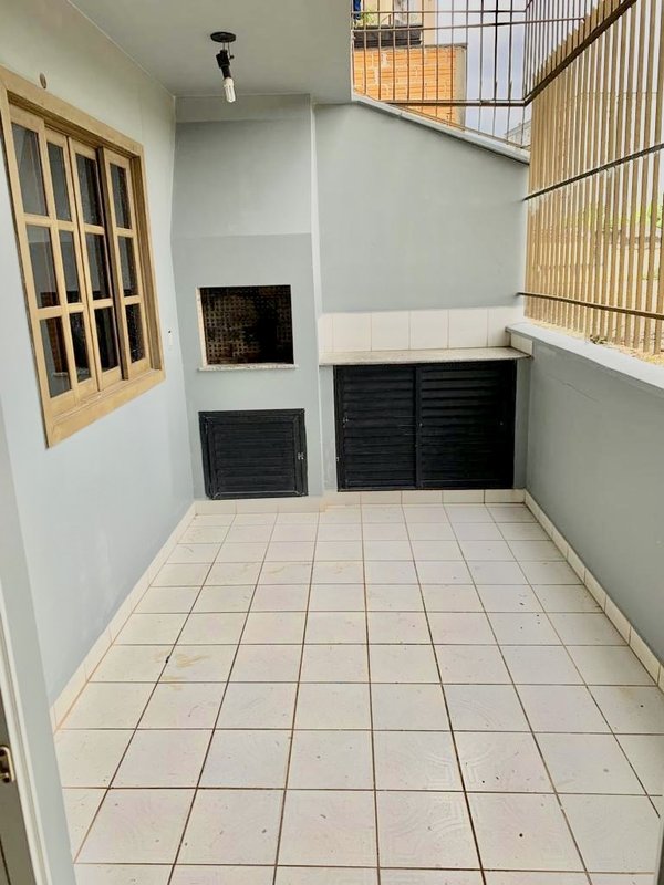 CASA COM 4 QUARTOS NA SANTA TEREZINHA - Brusque - 