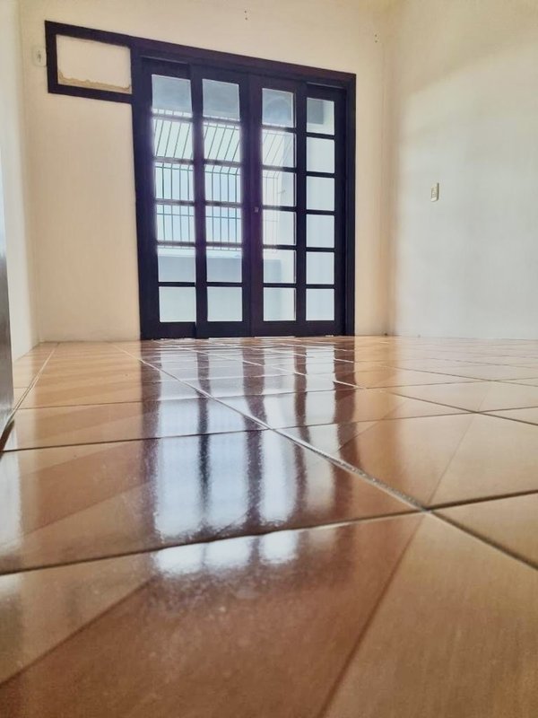 CASA COM 4 QUARTOS NA SANTA TEREZINHA - Brusque - 