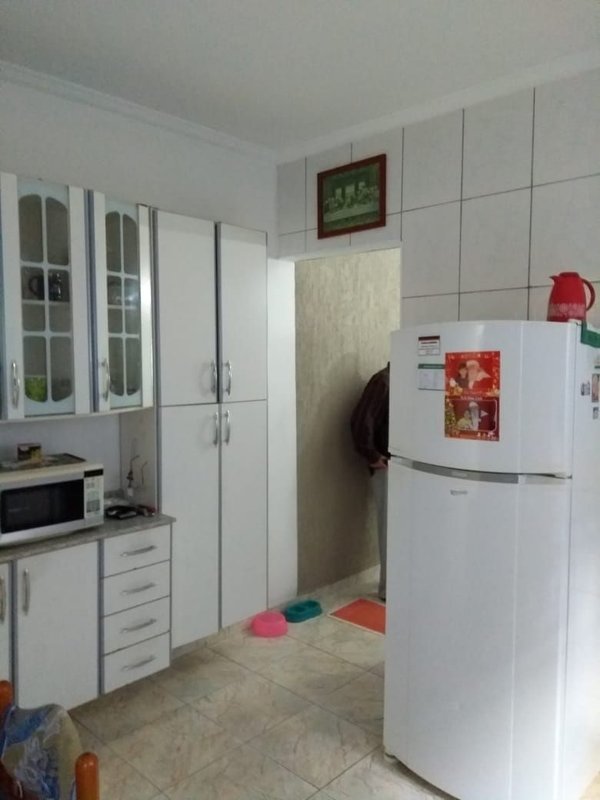 Casa térrea em César de Souza com 110 metros, 03 dormitórios, 01 suíte, quintal e 02 vagas - Mogi das Cruzes - 