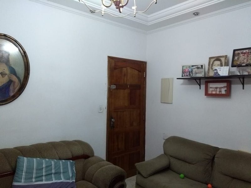 Casa térrea em César de Souza com 110 metros, 03 dormitórios, 01 suíte, quintal e 02 vagas - Mogi das Cruzes - 