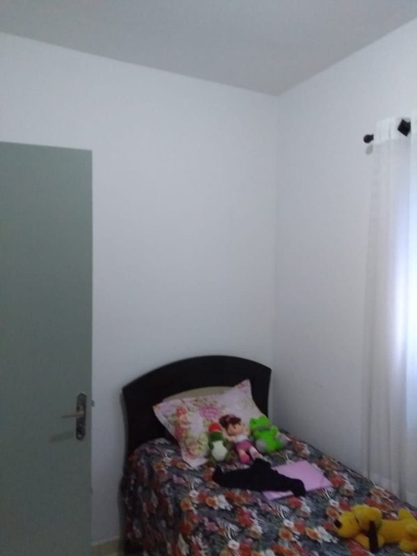 Casa térrea em César de Souza com 110 metros, 03 dormitórios, 01 suíte, quintal e 02 vagas - Mogi das Cruzes - 