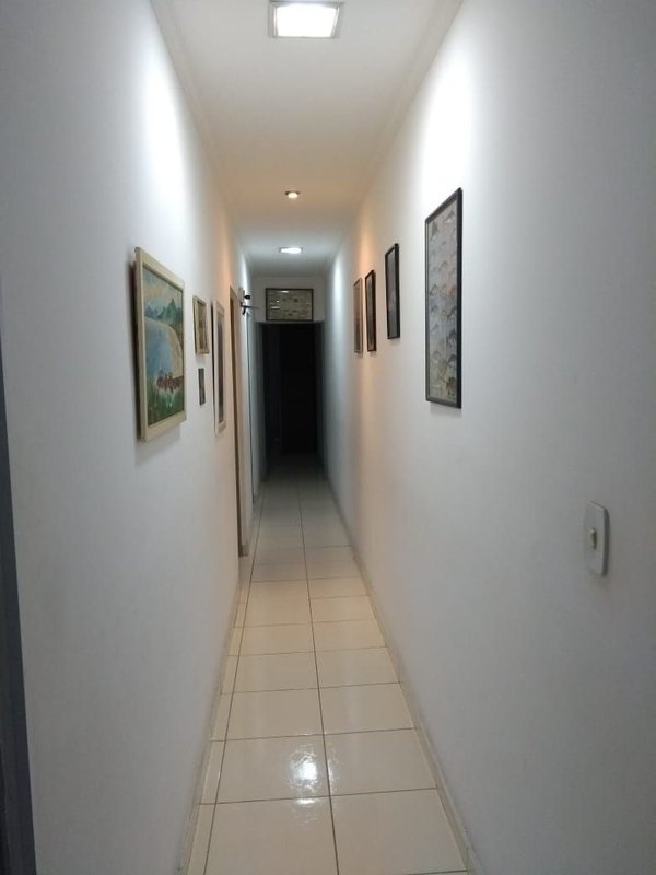 Casa térrea em César de Souza com 110 metros, 03 dormitórios, 01 suíte, quintal e 02 vagas - Mogi das Cruzes - 