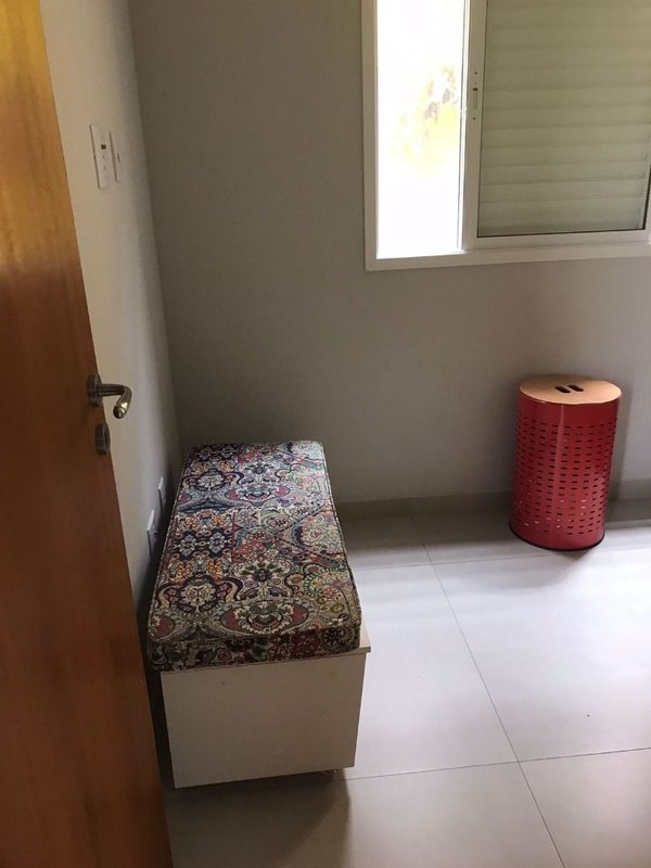 Casa térrea em Residencial Fechado com 03 dormitórios, 01 suíte, churrasqueira e 02 vagas - Mogi das Cruzes - 