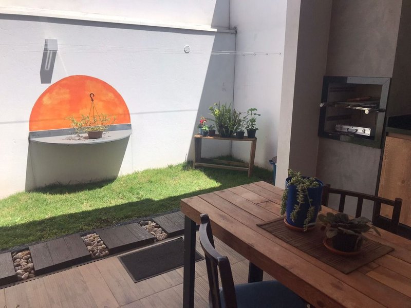 Casa térrea em Residencial Fechado com 03 dormitórios, 01 suíte, churrasqueira e 02 vagas - Mogi das Cruzes - 