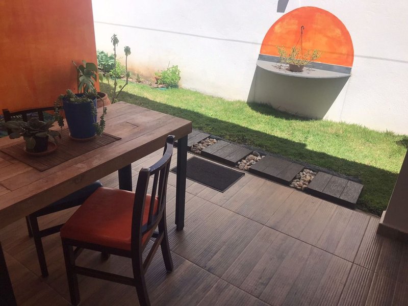 Casa térrea em Residencial Fechado com 03 dormitórios, 01 suíte, churrasqueira e 02 vagas - Mogi das Cruzes - 
