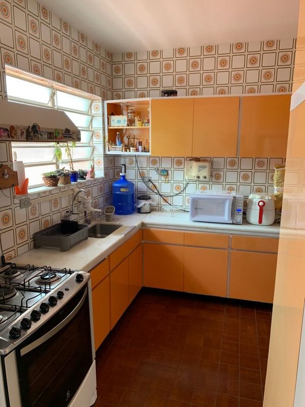 Casa térrea no Centro, com 03 dormitórios, 01 suíte, amplo quintal, 03 vagas e edícula - Mogi das Cruzes - 