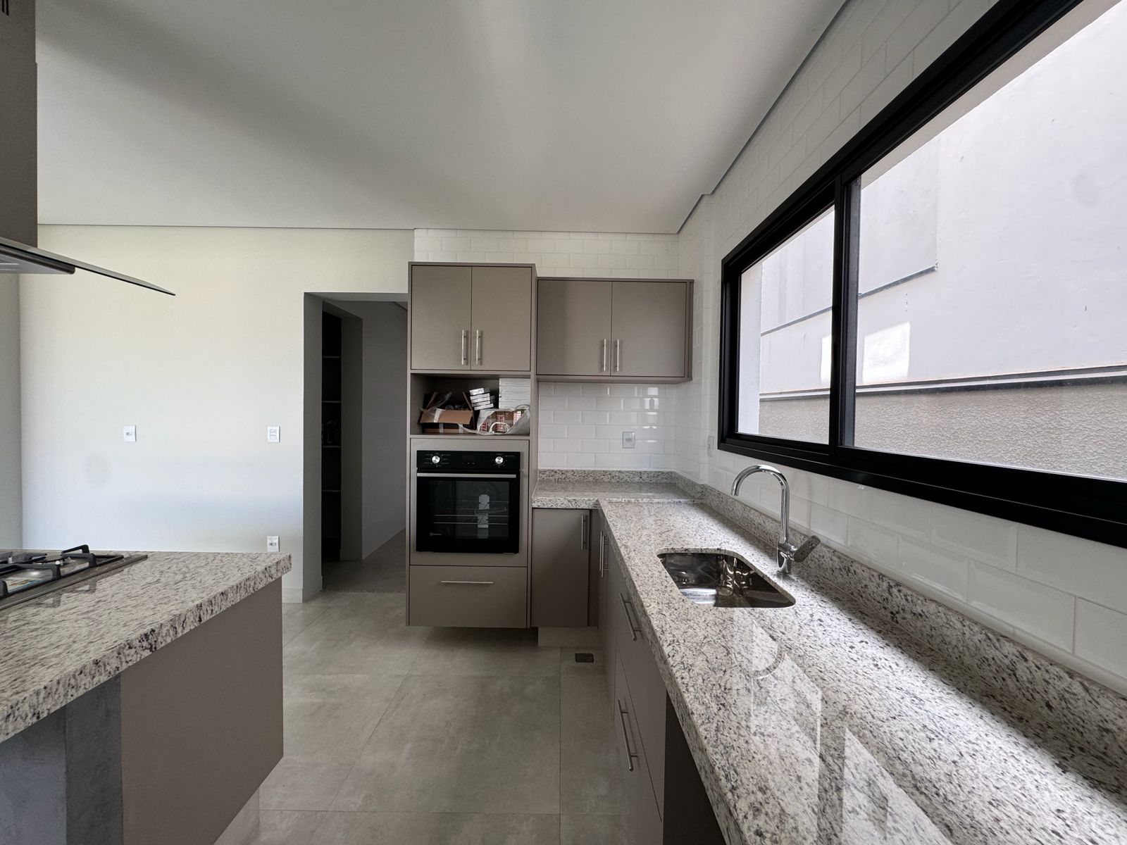 CASA MODERNA E ESPA&Ccedil;OSA &Agrave; VENDA NO SWISS PARK, CAMPINAS-SP Rodovia Anhangüera Campinas - 