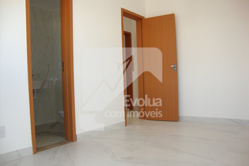 Aluguel R$ 6.000 Casa 3 Suíte Condomínio Fechado, Buraquinho - Lauro de Freitas - Lauro de Freitas - 