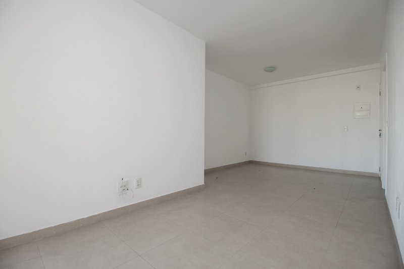 Apartamento à venda com 60m², 2 dormitórios, 1 banheiro e 01 vaga de garagem Rua Salvador Pedroso São Paulo - 