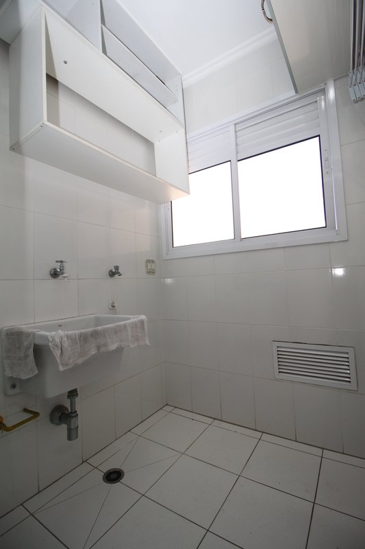 Apartamento à venda com 60m², 2 dormitórios, 1 banheiro e 01 vaga de garagem Rua Salvador Pedroso São Paulo - 