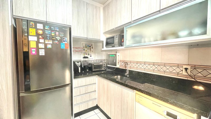 R$ 795.000 - IMPECÁVEL - MARAVILHOSA CASA - 165M2 - 3 DORM - SÓTÃO - PÁTIO - 2 VAGAS Rua José Kanan Aranha Porto Alegre - 