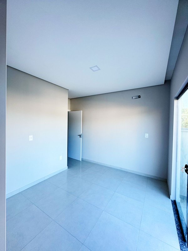 CASA COM 3 DORMITÓRIOS EM DOM JOAQUIM  Brusque - 