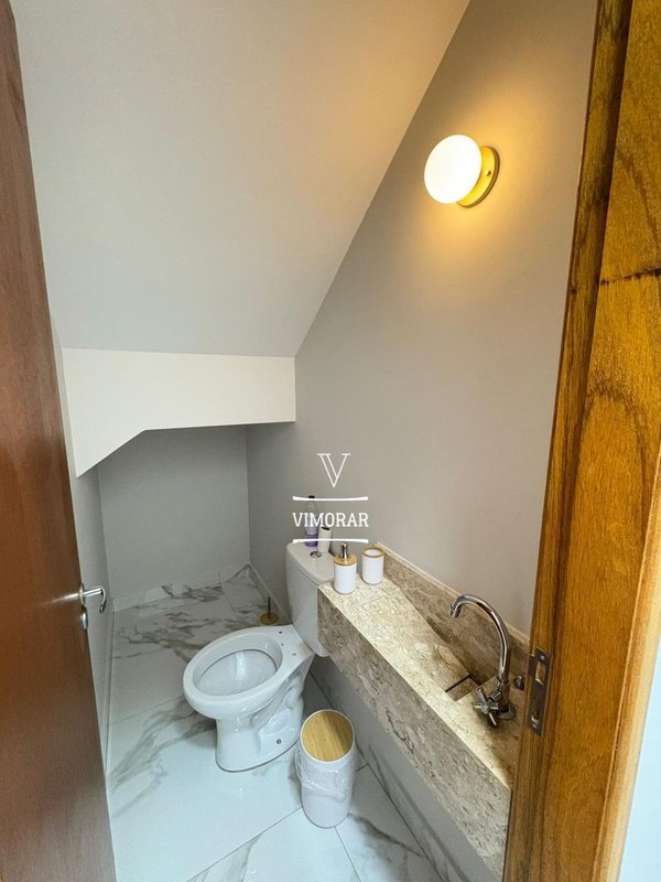 Sobrado 3 dormit&oacute;rios sendo 1 su&iacute;te + 2 vagas de garagem  São Paulo - 