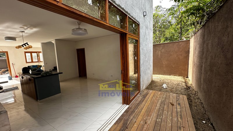 Casa Alto Padrão recém construída com 3 suítes em Boiçucanga litoral Norte - São Sebastião - 