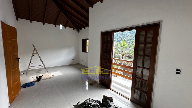 Casa Alto Padrão recém construída com 3 suítes em Boiçucanga litoral Norte - São Sebastião - 