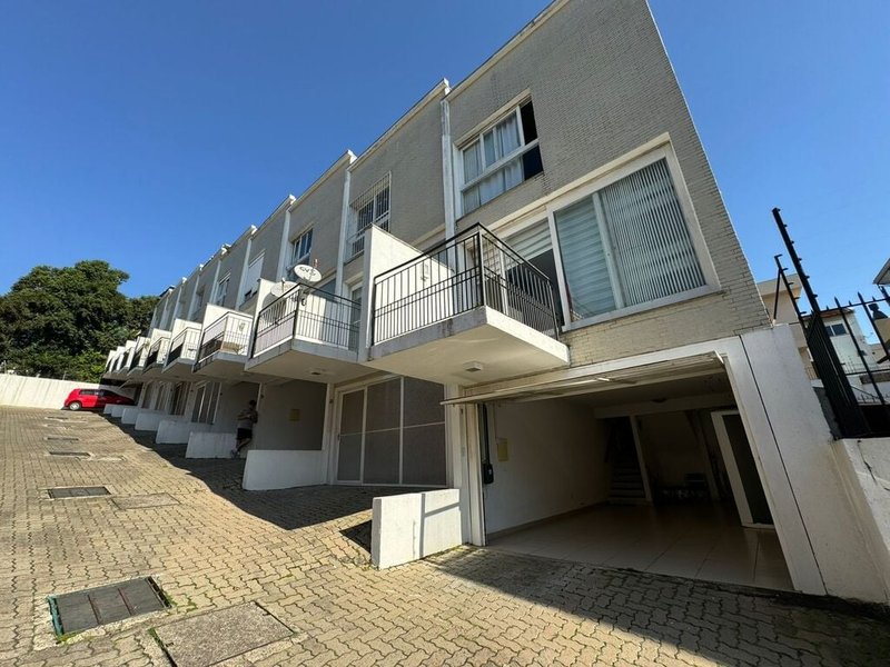 Casa em condomínio com 3 dorms na zona sul de porto alegre Padre João Batista Reus Porto Alegre - Fachada