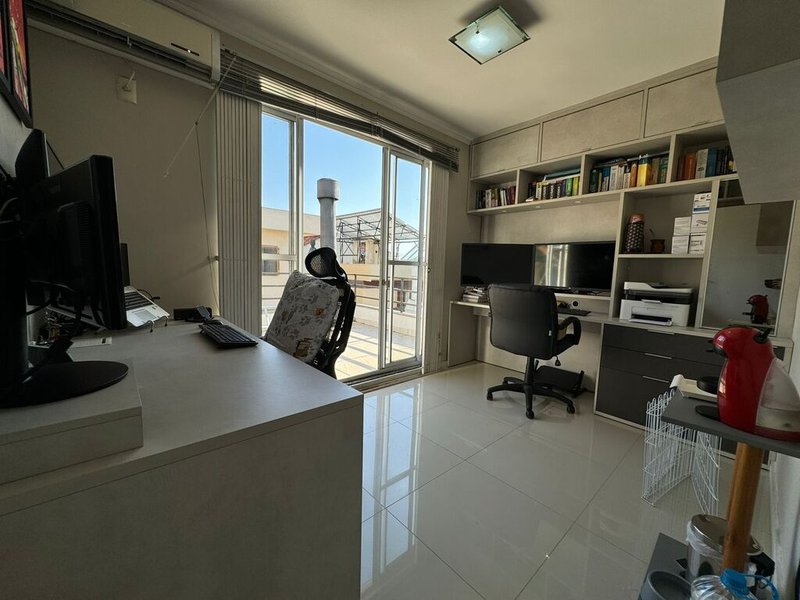 Casa em condomínio com 3 dorms na zona sul de porto alegre Padre João Batista Reus Porto Alegre - Office