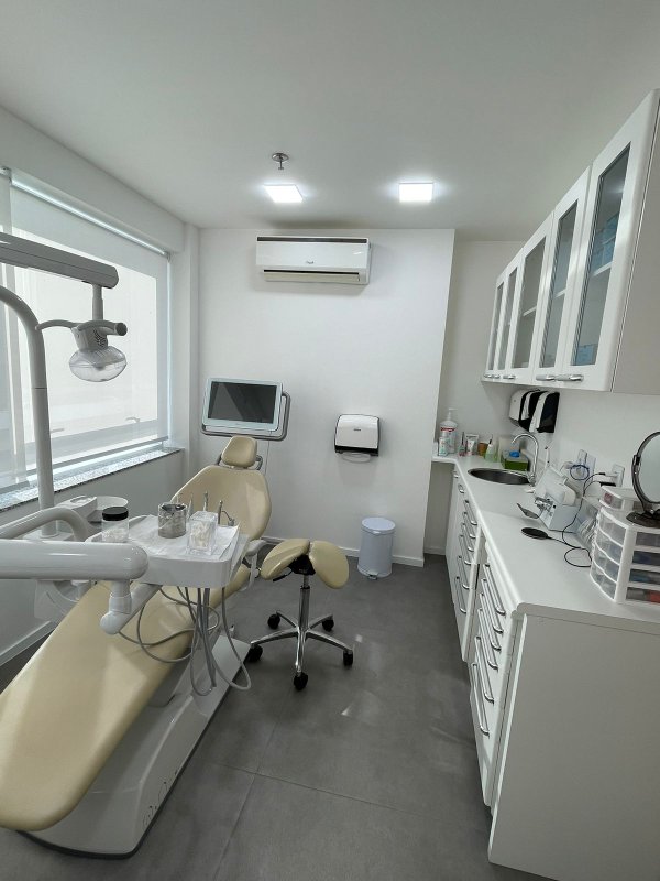 Sala Comercial á Venda Vila Nova conceição - 50m² - Com 2 banheiros e 2 Vagas de Garagem Avenida Santo Amaro São Paulo - 