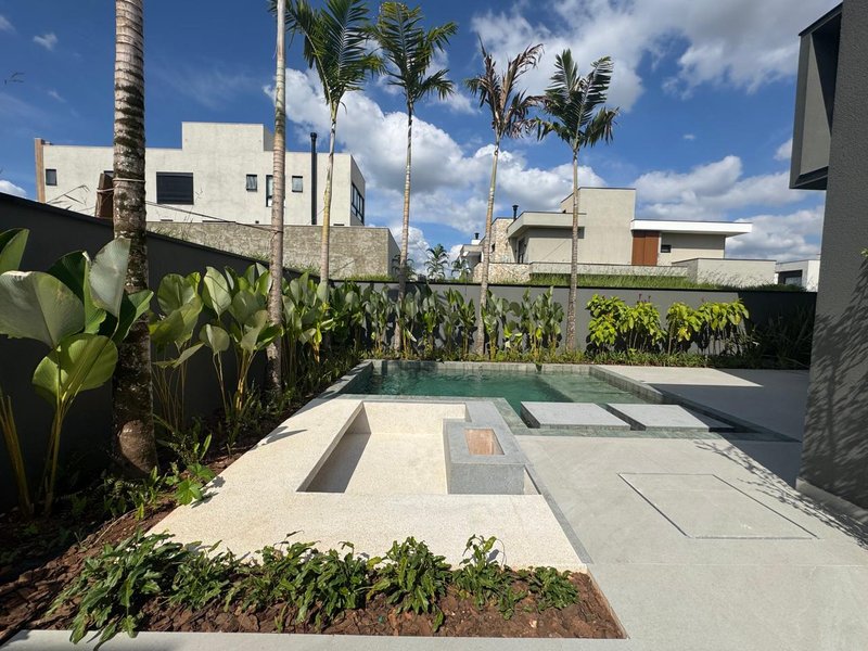 CASA MAGNÍFICA À VENDA NA REGIÃO DO ALPHAVILLE DOM PEDRO, CAMPINAS-SP Avenida Marcelo Fiolo Pupo de Campos Ferreira Campinas - 