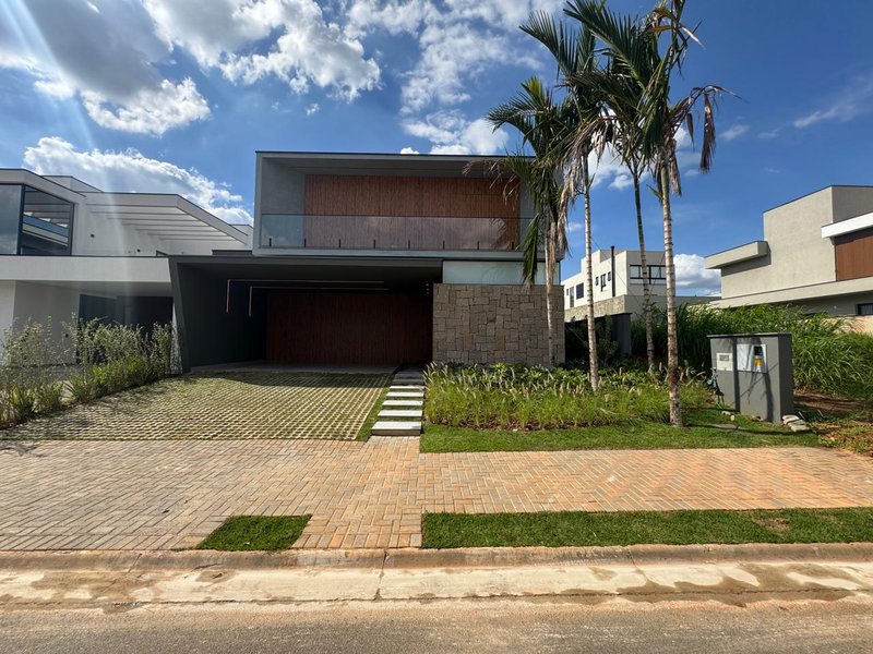 CASA MAGNÍFICA À VENDA NA REGIÃO DO ALPHAVILLE DOM PEDRO, CAMPINAS-SP Avenida Marcelo Fiolo Pupo de Campos Ferreira Campinas - 