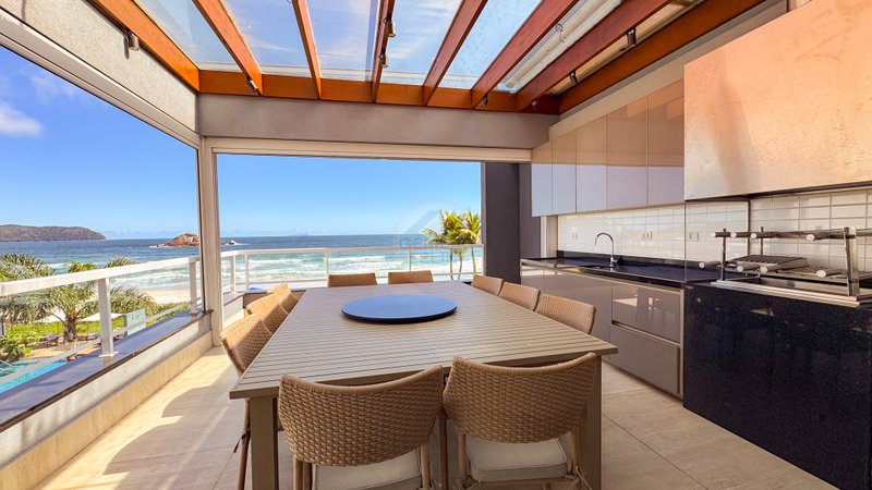 Casa frente ao mar na Praia de Juquehy em Condom&iacute;nio Fechado - LOCA&Ccedil;&Atilde;O E VENDA  São Sebastião - 