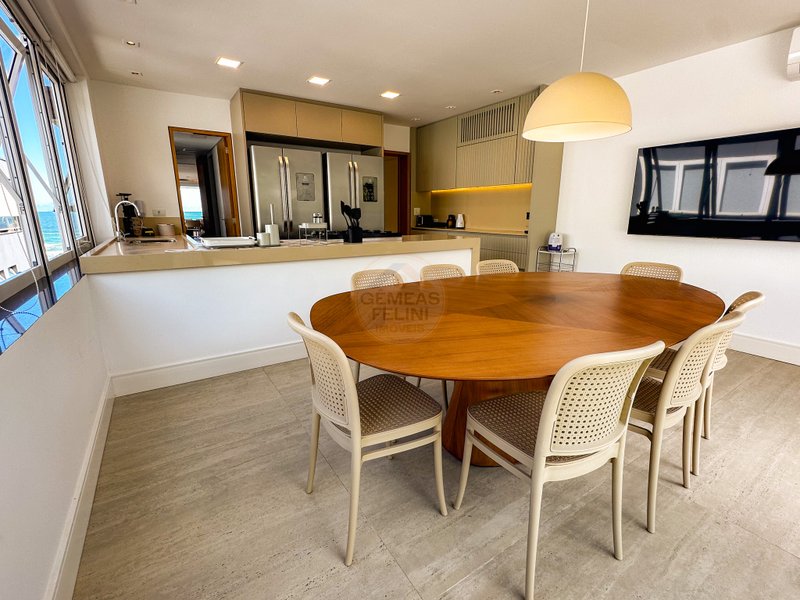 Casa frente ao mar na Praia de Juquehy em Condom&iacute;nio Fechado - LOCA&Ccedil;&Atilde;O E VENDA  São Sebastião - 