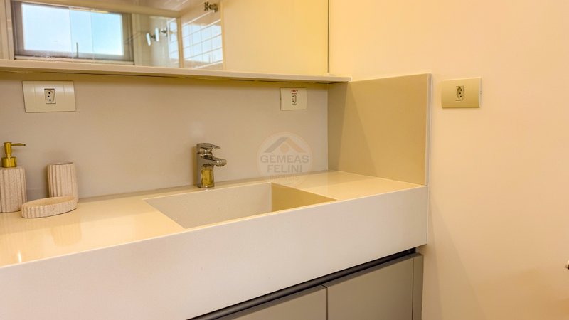 Casa frente ao mar na Praia de Juquehy em Condom&iacute;nio Fechado - LOCA&Ccedil;&Atilde;O E VENDA  São Sebastião - 