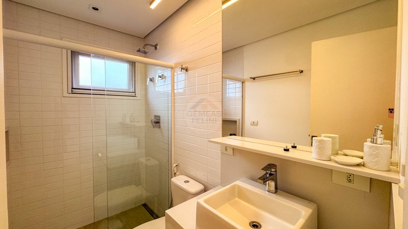 Casa frente ao mar na Praia de Juquehy em Condom&iacute;nio Fechado - LOCA&Ccedil;&Atilde;O E VENDA  São Sebastião - 