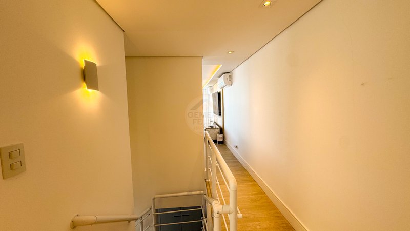 Casa frente ao mar na Praia de Juquehy em Condom&iacute;nio Fechado - LOCA&Ccedil;&Atilde;O E VENDA  São Sebastião - 