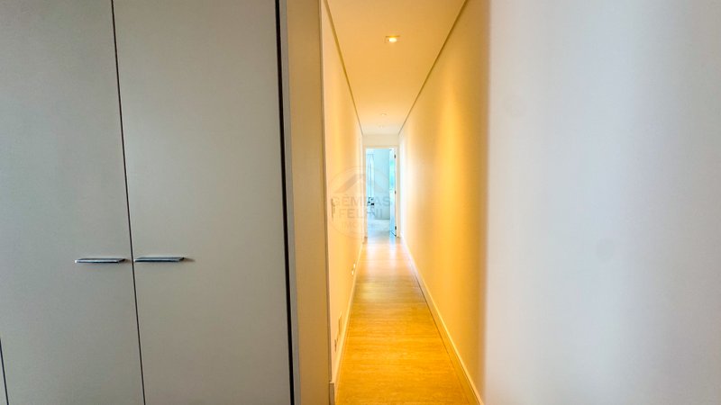 Casa frente ao mar na Praia de Juquehy em Condom&iacute;nio Fechado - LOCA&Ccedil;&Atilde;O E VENDA  São Sebastião - 