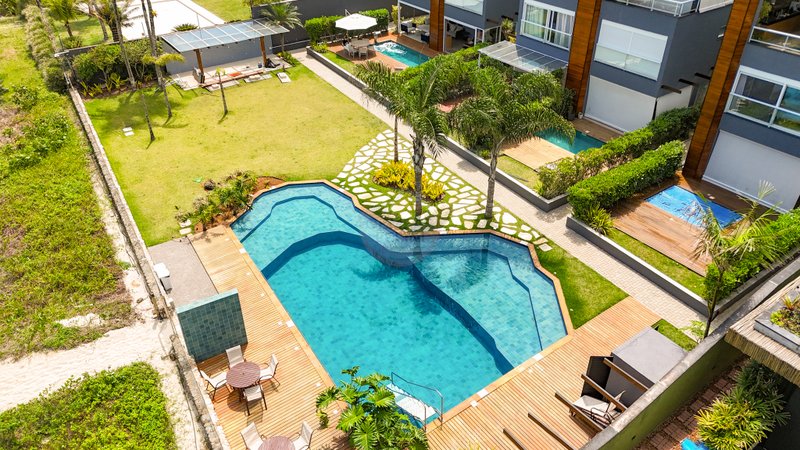 Casa frente ao mar na Praia de Juquehy em Condom&iacute;nio Fechado - LOCA&Ccedil;&Atilde;O E VENDA  São Sebastião - 