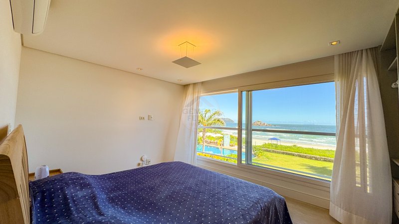 Casa frente ao mar na Praia de Juquehy em Condom&iacute;nio Fechado - LOCA&Ccedil;&Atilde;O E VENDA  São Sebastião - 