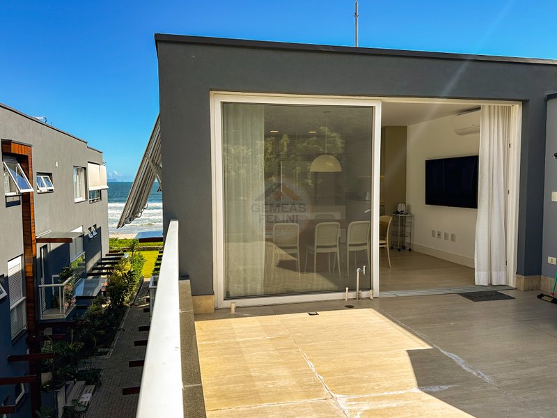 Casa frente ao mar na Praia de Juquehy em Condom&iacute;nio Fechado - LOCA&Ccedil;&Atilde;O E VENDA  São Sebastião - 
