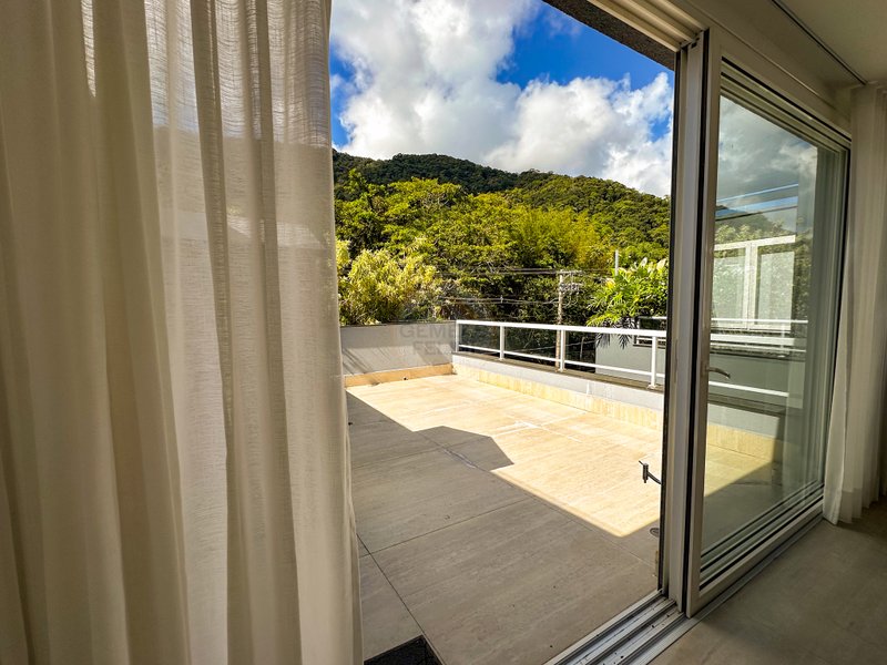 Casa frente ao mar na Praia de Juquehy em Condom&iacute;nio Fechado - LOCA&Ccedil;&Atilde;O E VENDA  São Sebastião - 