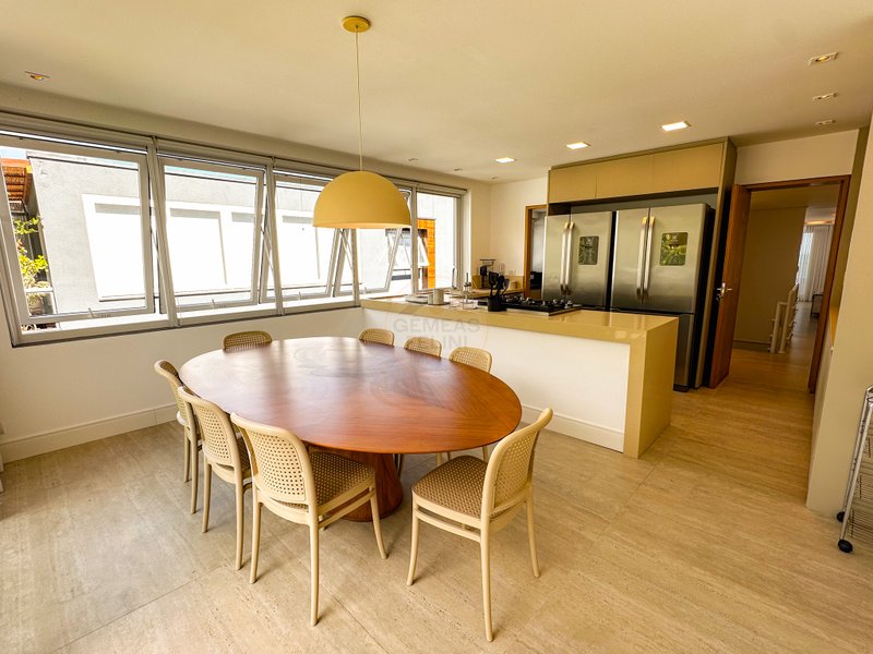 Casa frente ao mar na Praia de Juquehy em Condom&iacute;nio Fechado - LOCA&Ccedil;&Atilde;O E VENDA  São Sebastião - 